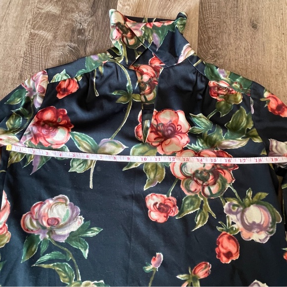 Beautiful Custom Made Long Sleeve Floral Blouse - Picture 10 of 16